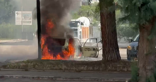Paura a Villa Rosa di Martinsicuro: esplosione di un’auto in via Capri